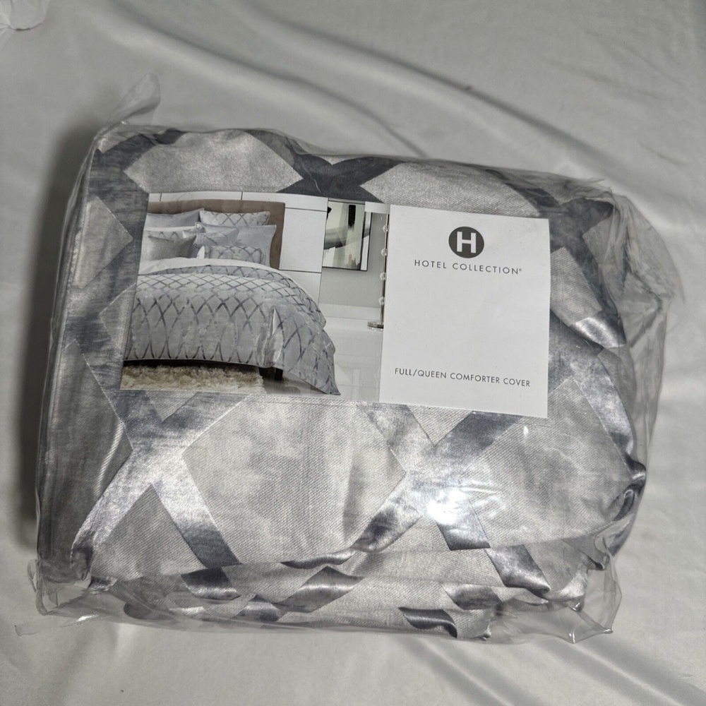 NIB $335 [ Full / Queen‎ ] Duvet Cover for Hotel Collection Dimensional
